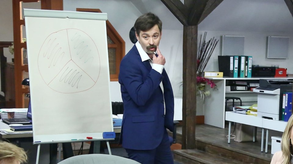Honza Roubal se v seriálu Krejzovi zapotí